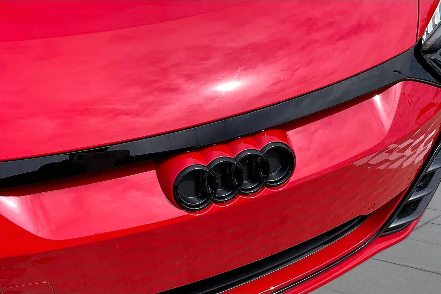 Used 2024 Audi RS e-tron GT w/ Carbon Performance Package AWD/4WD image 29