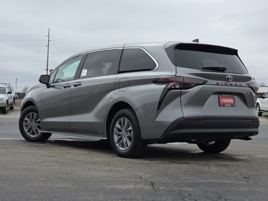 New 2026 Toyota Sienna LE image 19