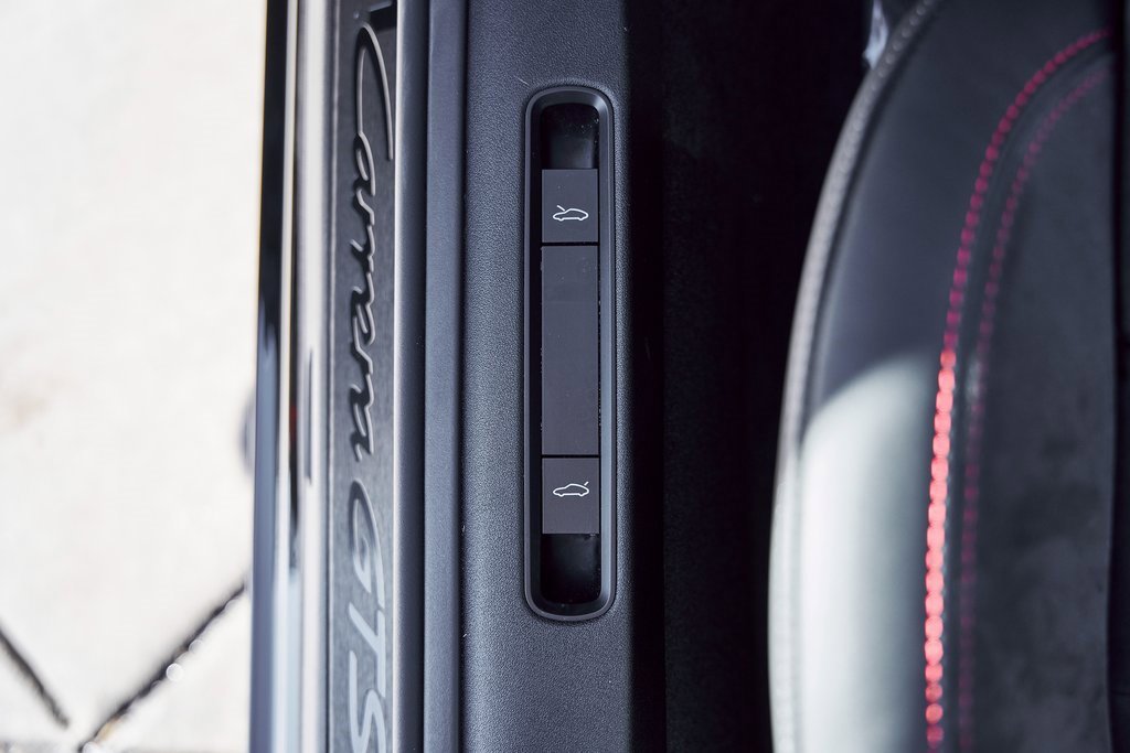 Used 2026 Porsche 911 Carrera GTS w/ Premium Package image 33