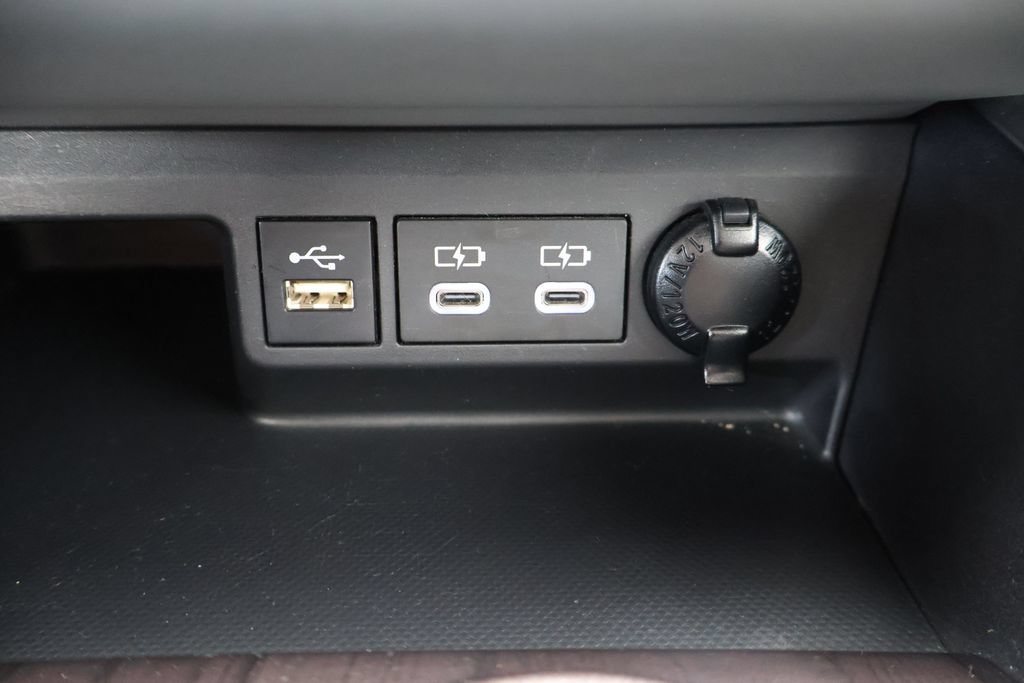 Used 2024 Toyota Highlander Platinum AWD/4WD image 40