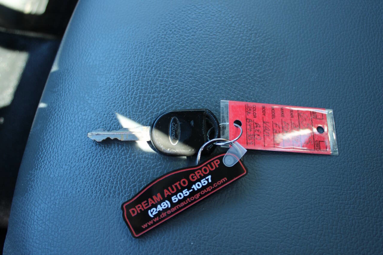 Used 2016 Ford F250 XL w/ Snow Plow Prep Package image 27