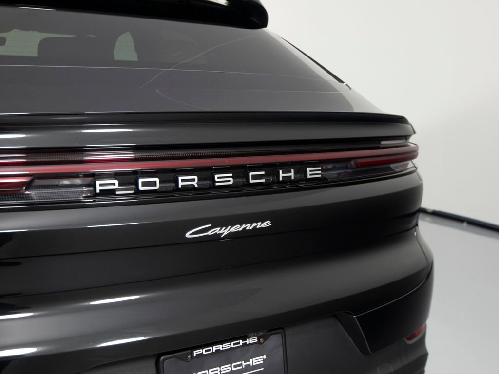 Certified 2025 Porsche Cayenne Coupe image 40