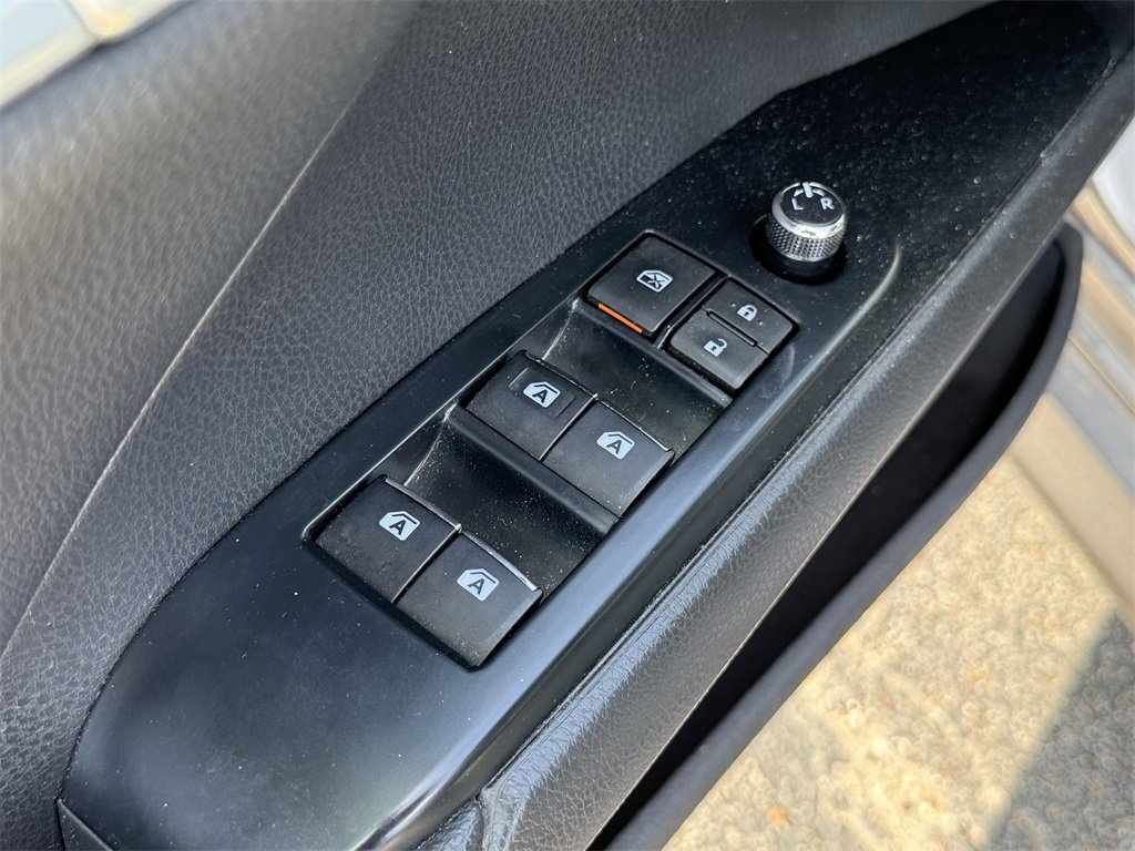 Used 2020 Toyota Camry XLE image 9