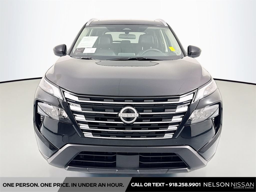 Certified 2025 Nissan Rogue SV w/ SV Premium Package FWD image 2