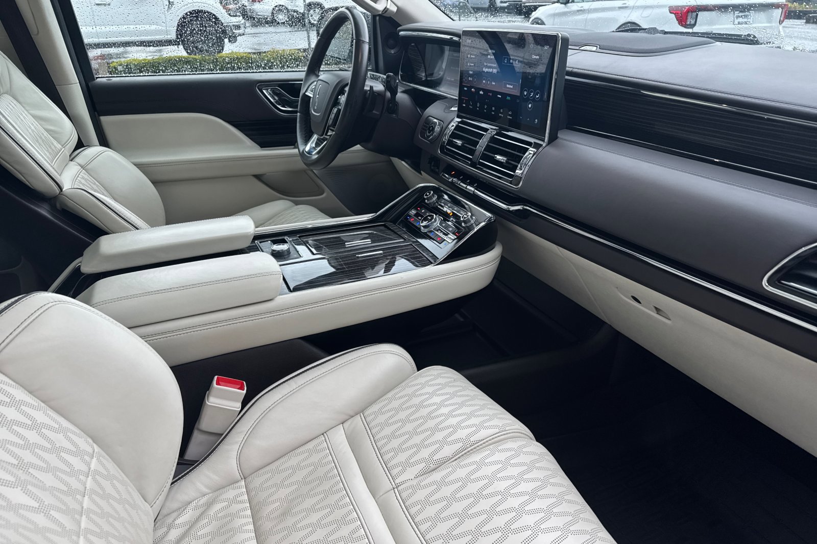 Certified 2024 Lincoln Navigator L Black Label AWD/4WD image 17