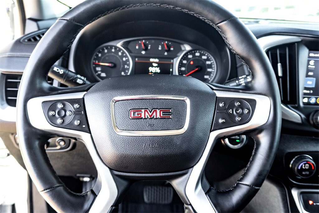 Used 2024 GMC Terrain SLT image 17