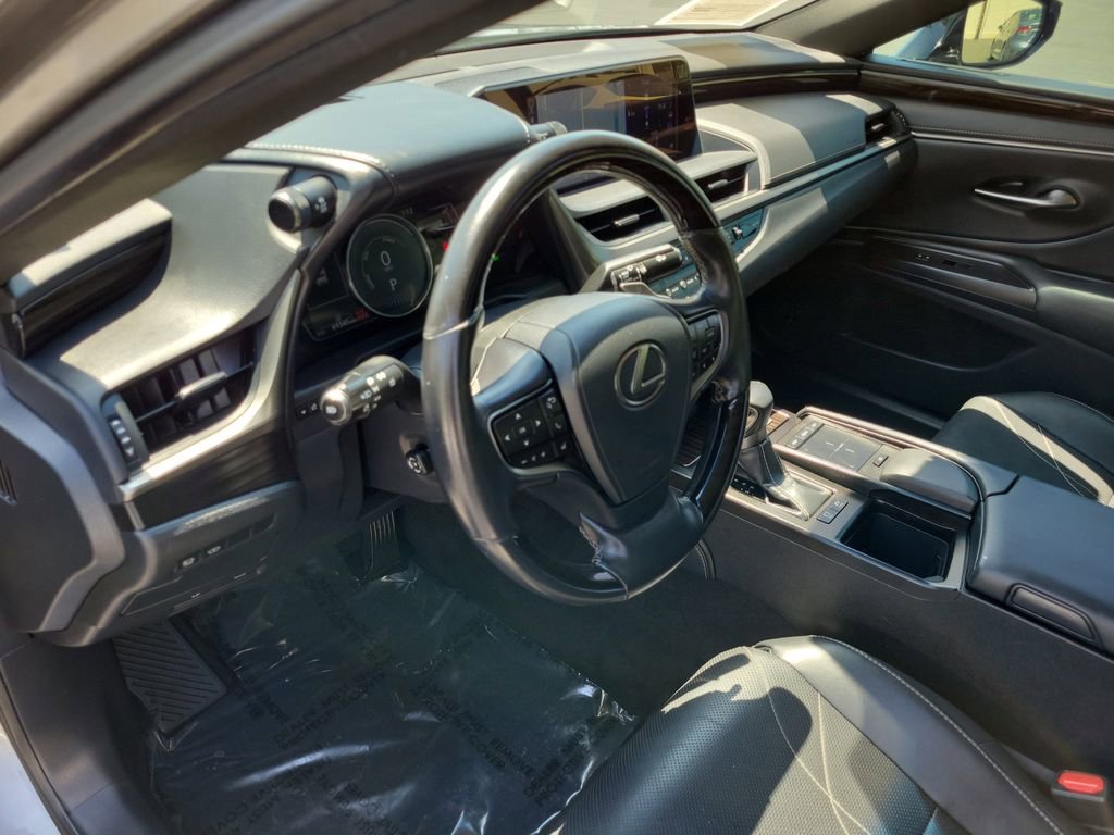 Used 2019 Lexus ES 300h w/ Luxury Package image 22