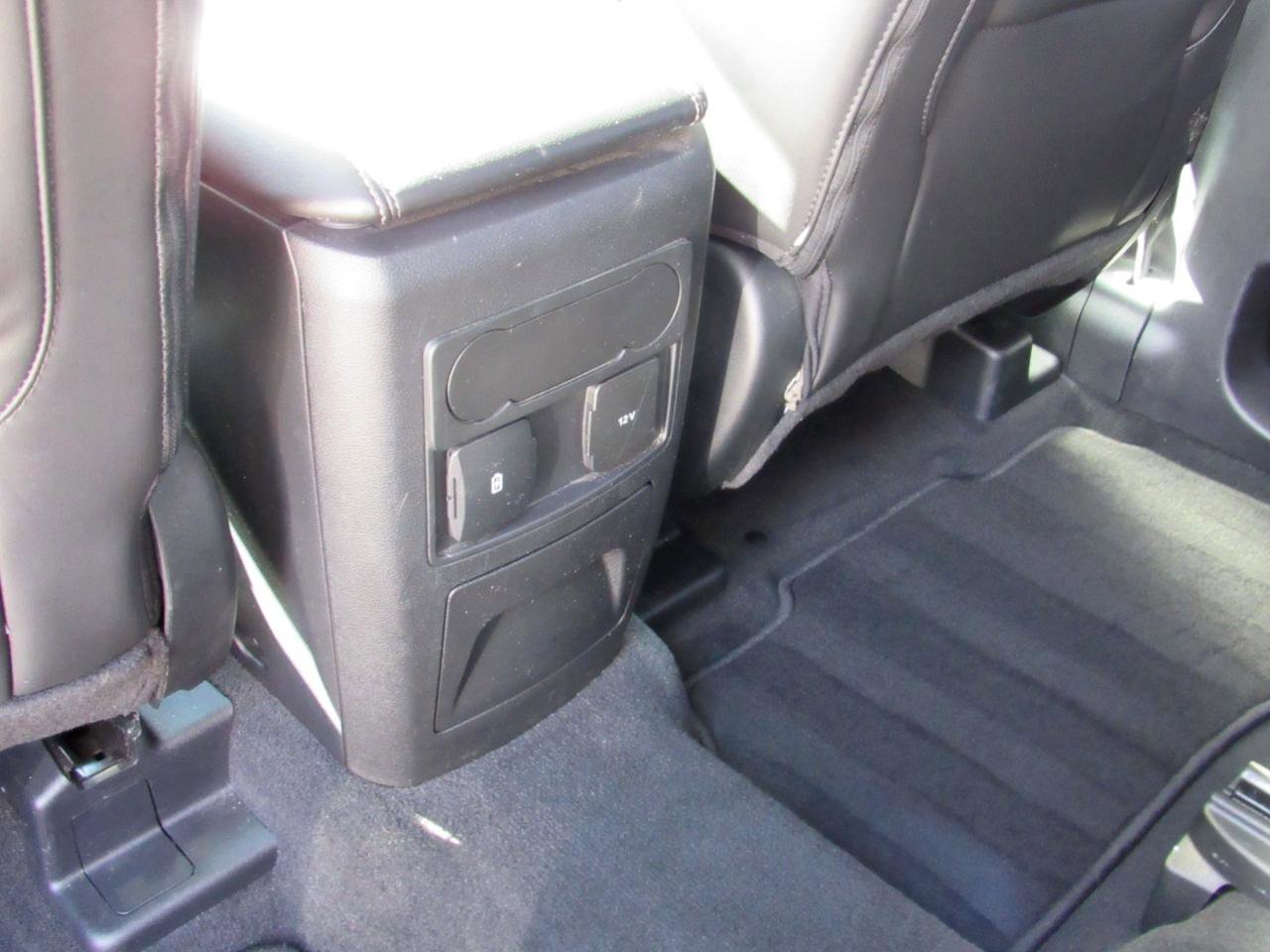 Used 2022 Ford Explorer XLT w/ Equipment Group 202A image 35