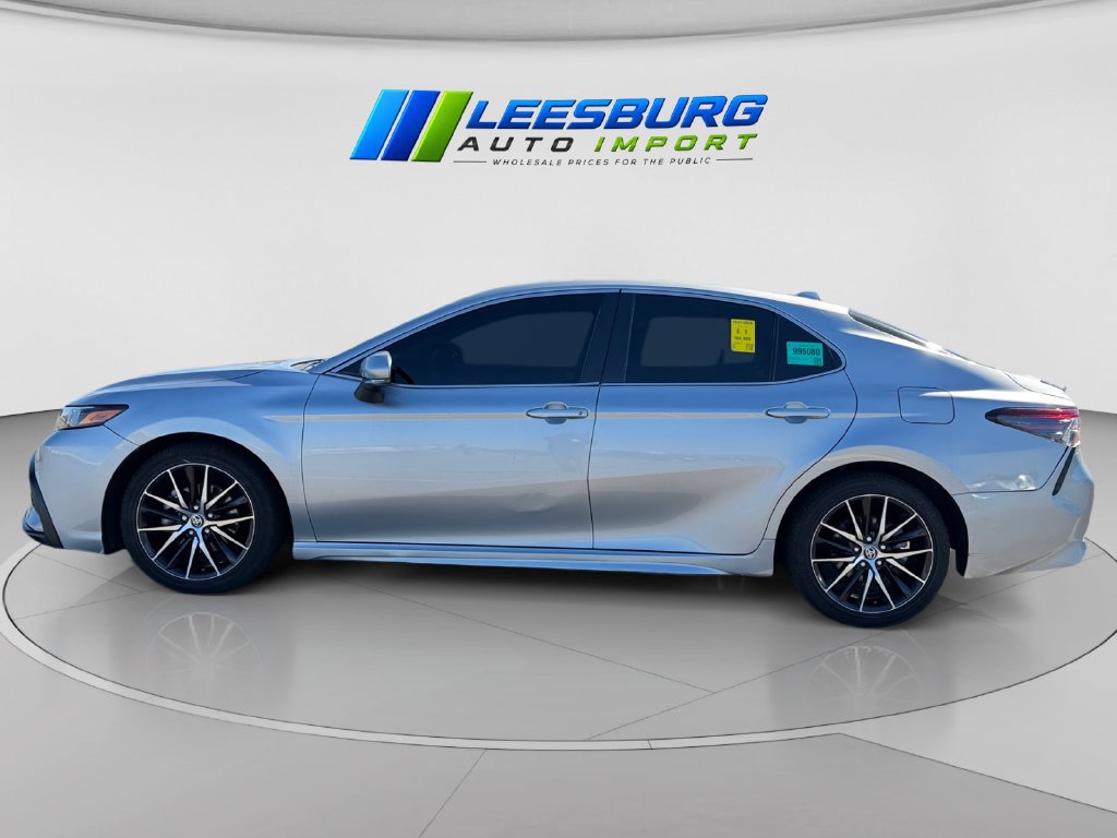 Used 2024 Toyota Camry SE FWD image 2
