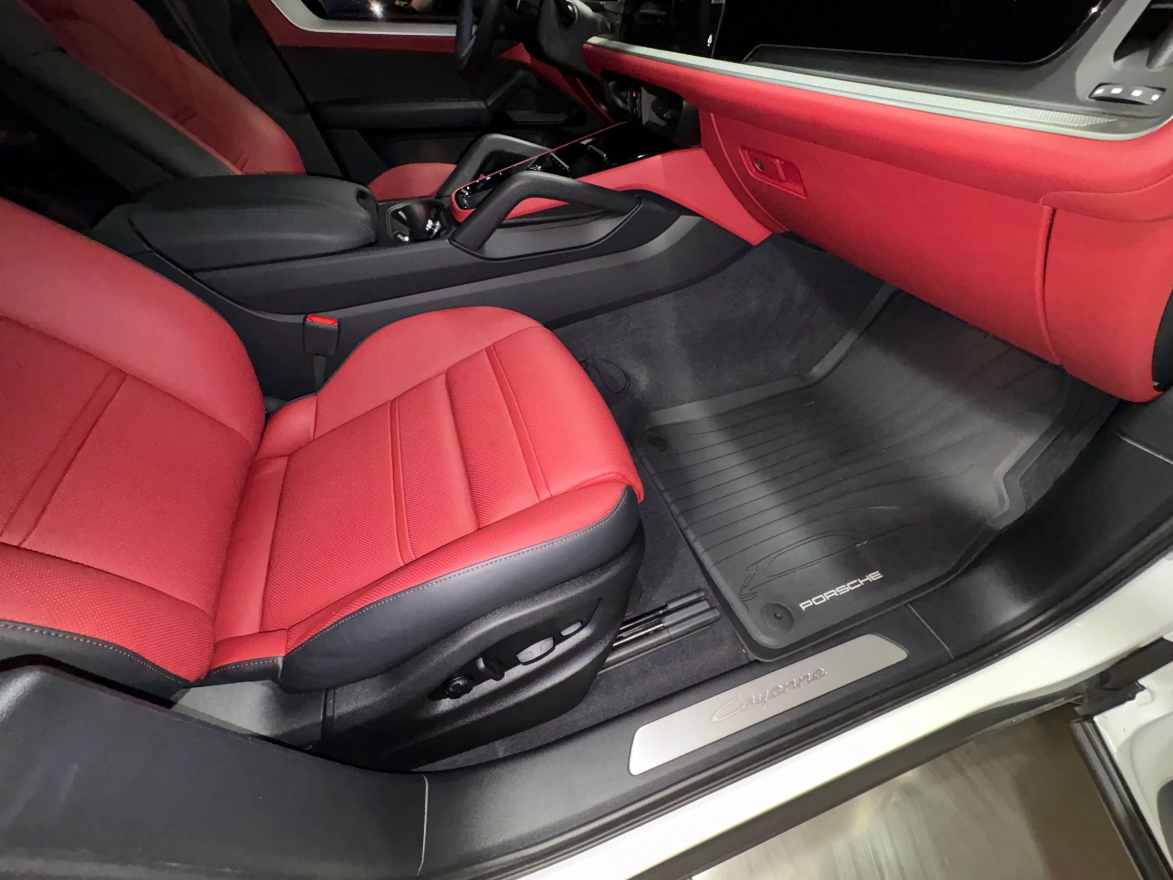 Used 2026 Porsche Cayenne image 14