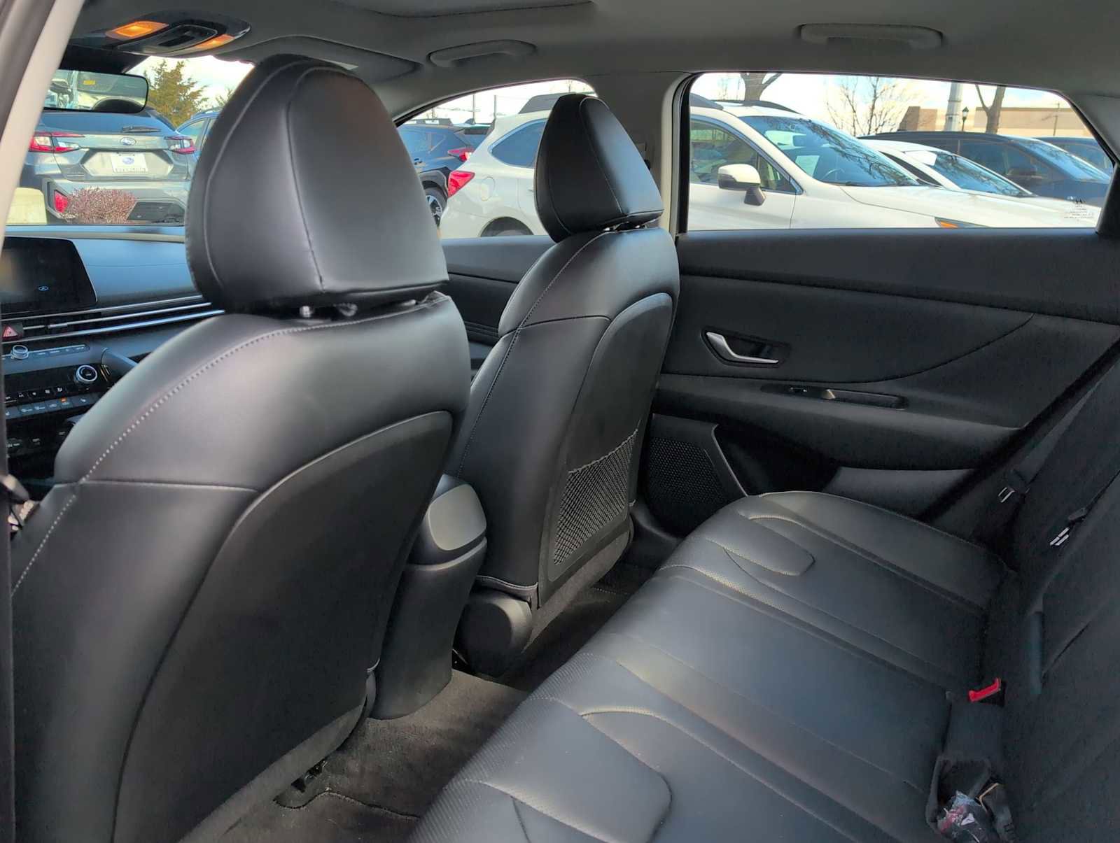 Used 2023 Hyundai Elantra Limited image 18