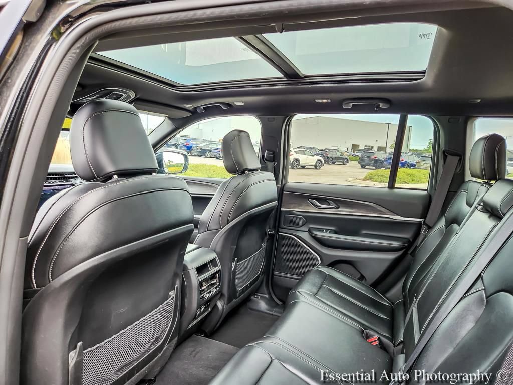 Used 2024 Jeep Grand Cherokee Limited 4xe AWD/4WD image 13