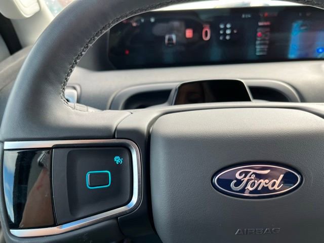 Used 2025 Ford Expedition Active image 26