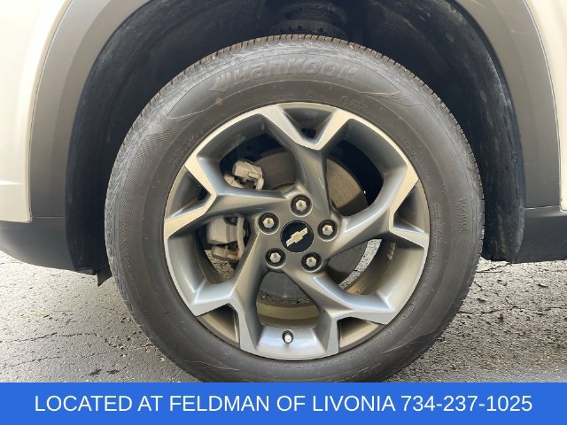 Used 2025 Chevrolet Trax LT w/ Driver Confidence Package FWD image 30