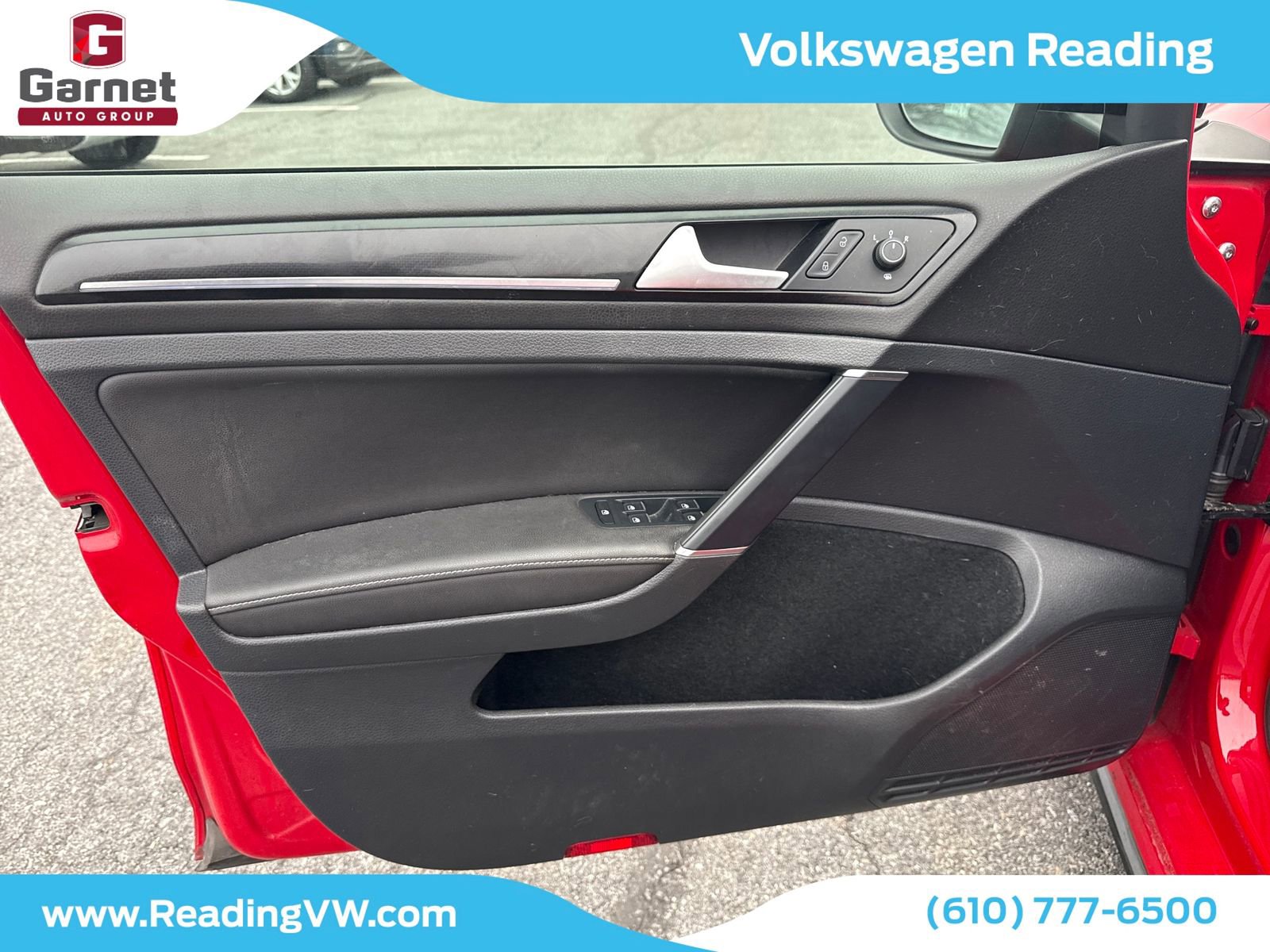 Used 2019 Volkswagen Golf R 4-Door image 11