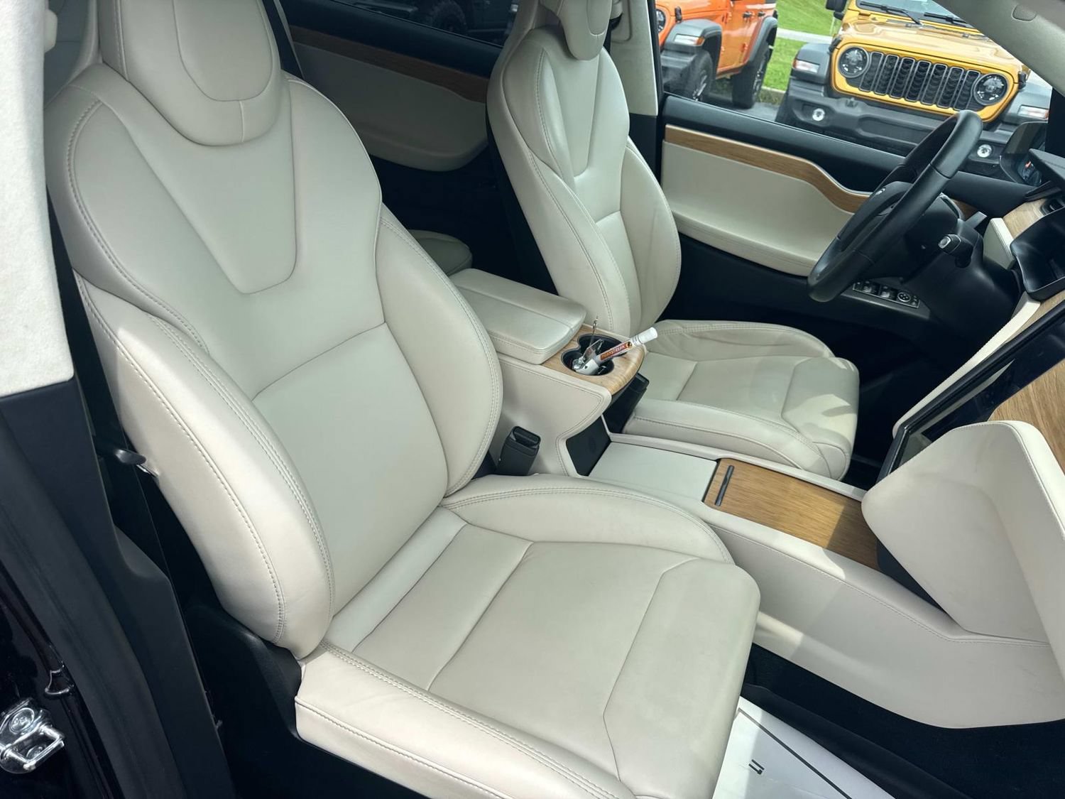 Used 2018 Tesla Model X 75D AWD/4WD image 25