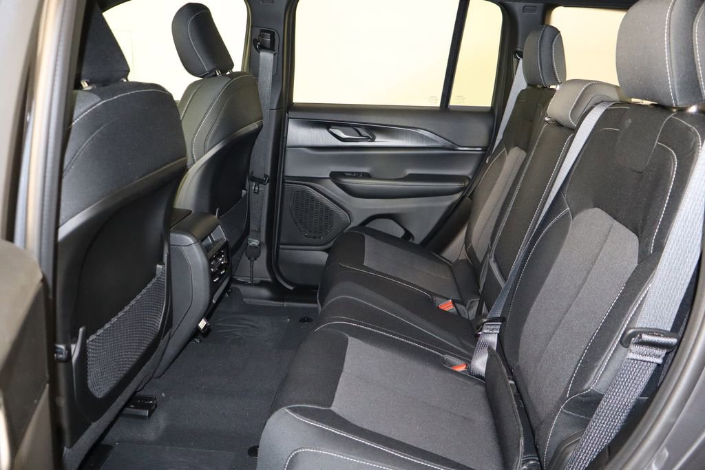 New 2026 Jeep Grand Cherokee Laredo X image 17