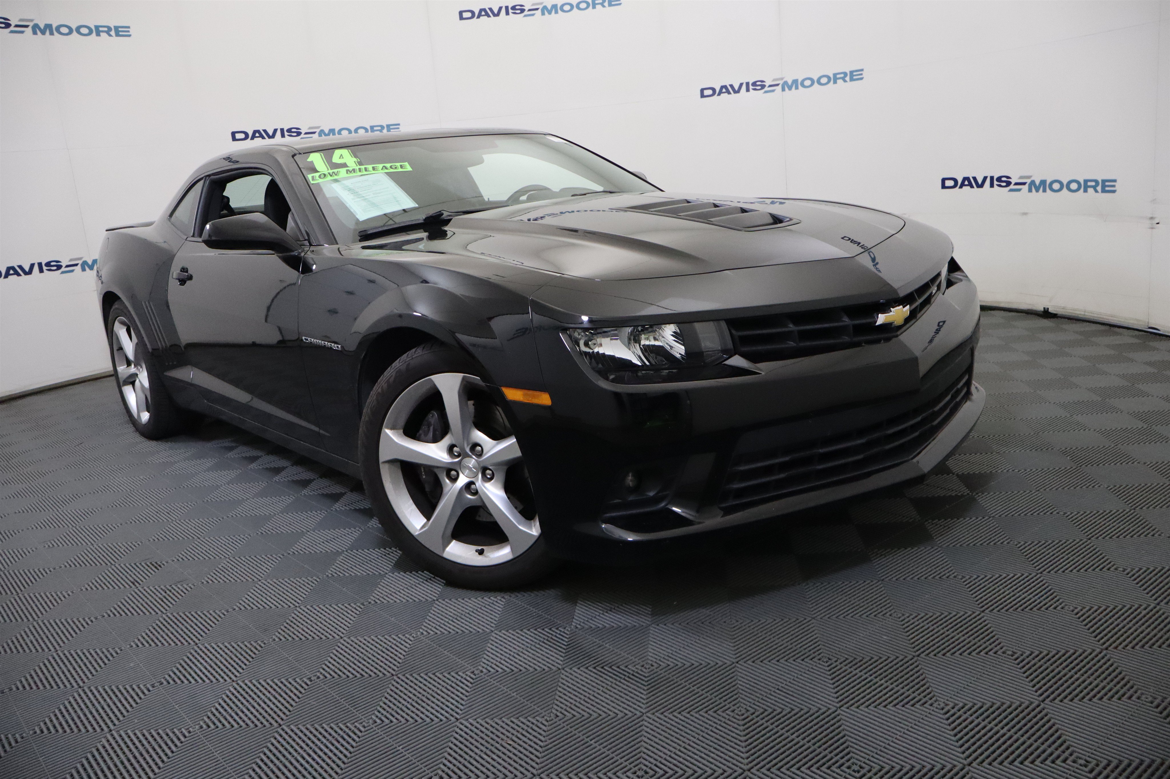 Used 2014 Chevrolet Camaro SS RWD image 2