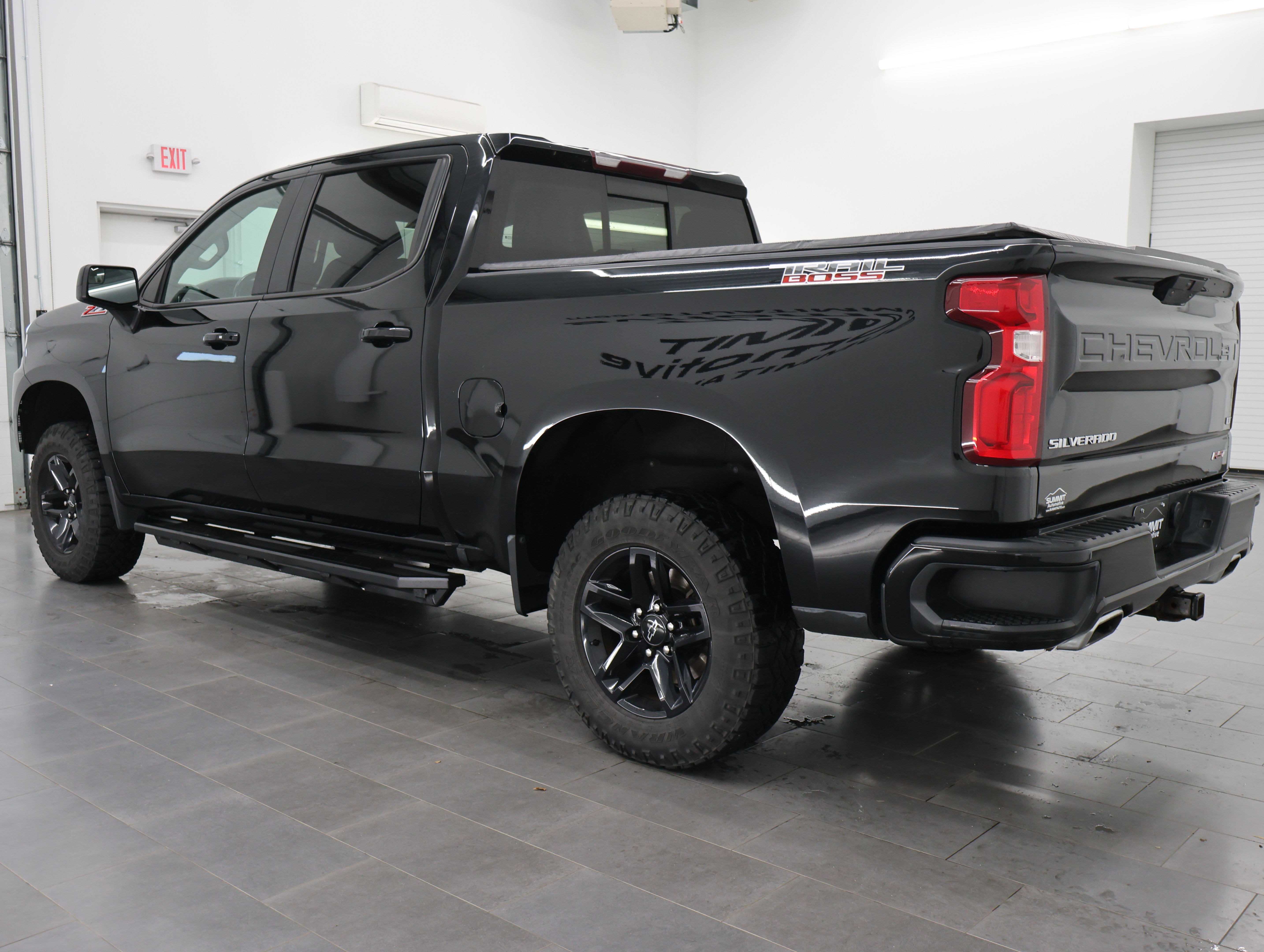 Used 2020 Chevrolet Silverado 1500 LT Trail Boss AWD/4WD image 6