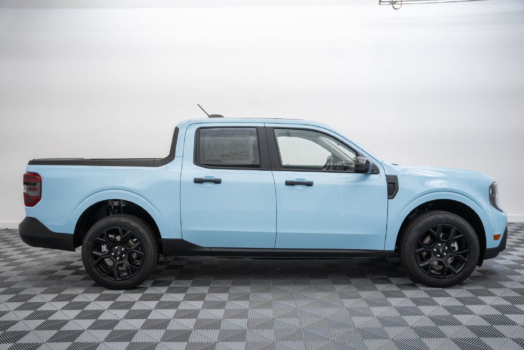 New 2026 Ford Maverick XLT w/ Equipment Group 301A AWD/4WD image 4