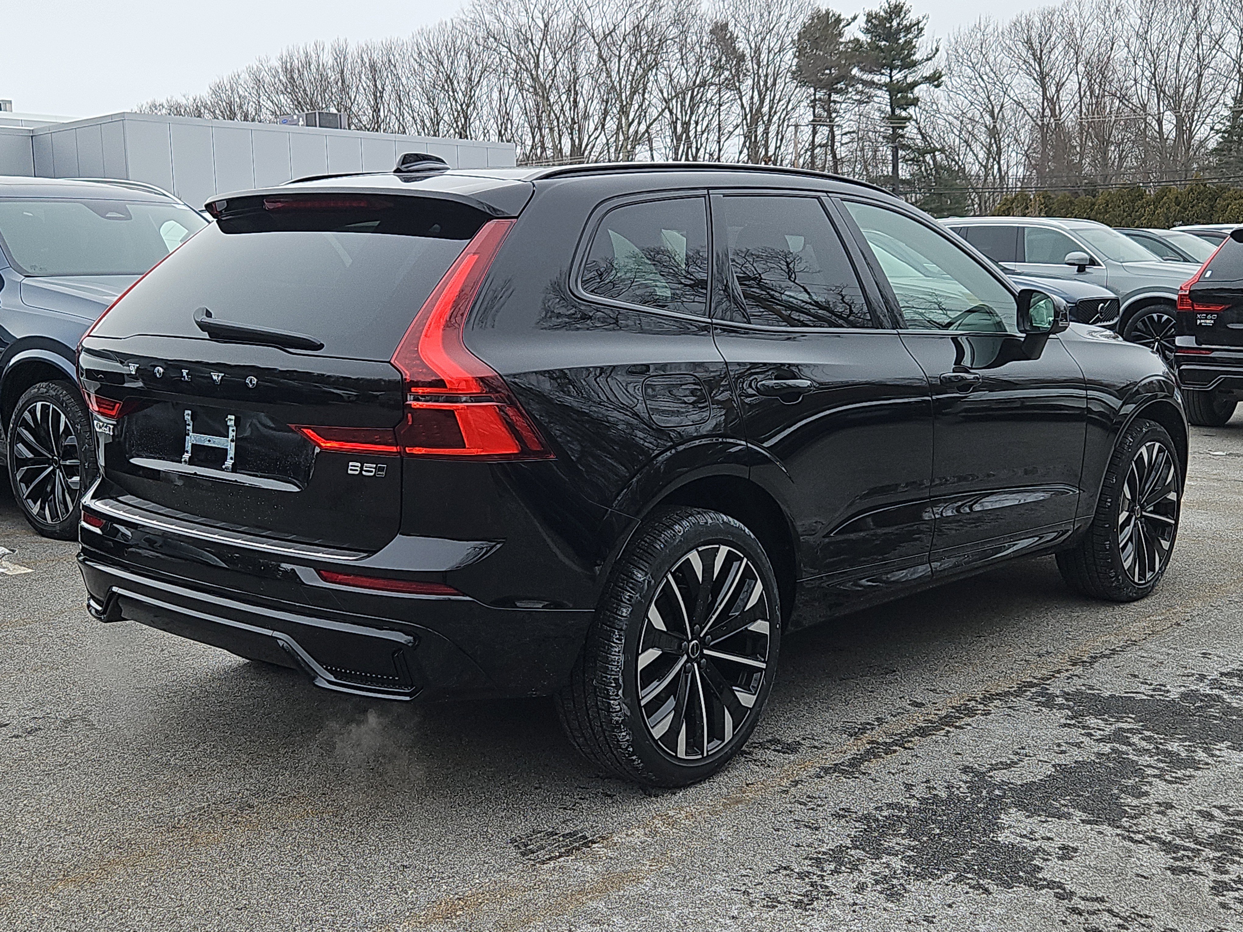 New 2026 Volvo XC60 B5 Ultra w/ Protection Package Premier image 2