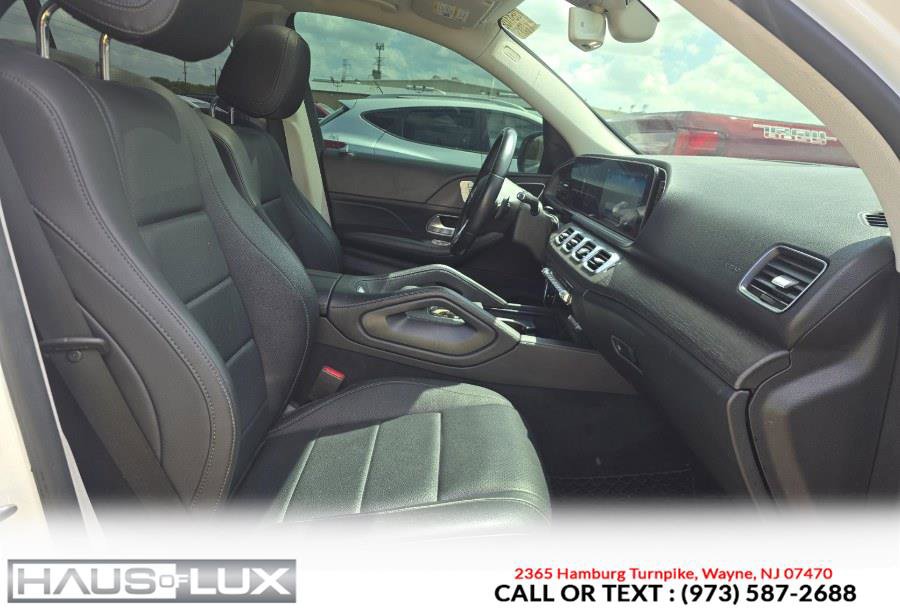 Used 2020 Mercedes-Benz GLE 350 4MATIC w/ AMG Line Exterior image 5