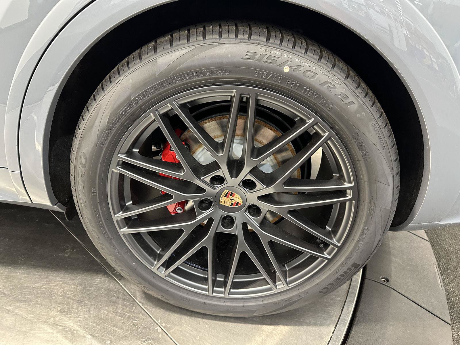 New 2026 Porsche Cayenne GTS AWD/4WD image 14