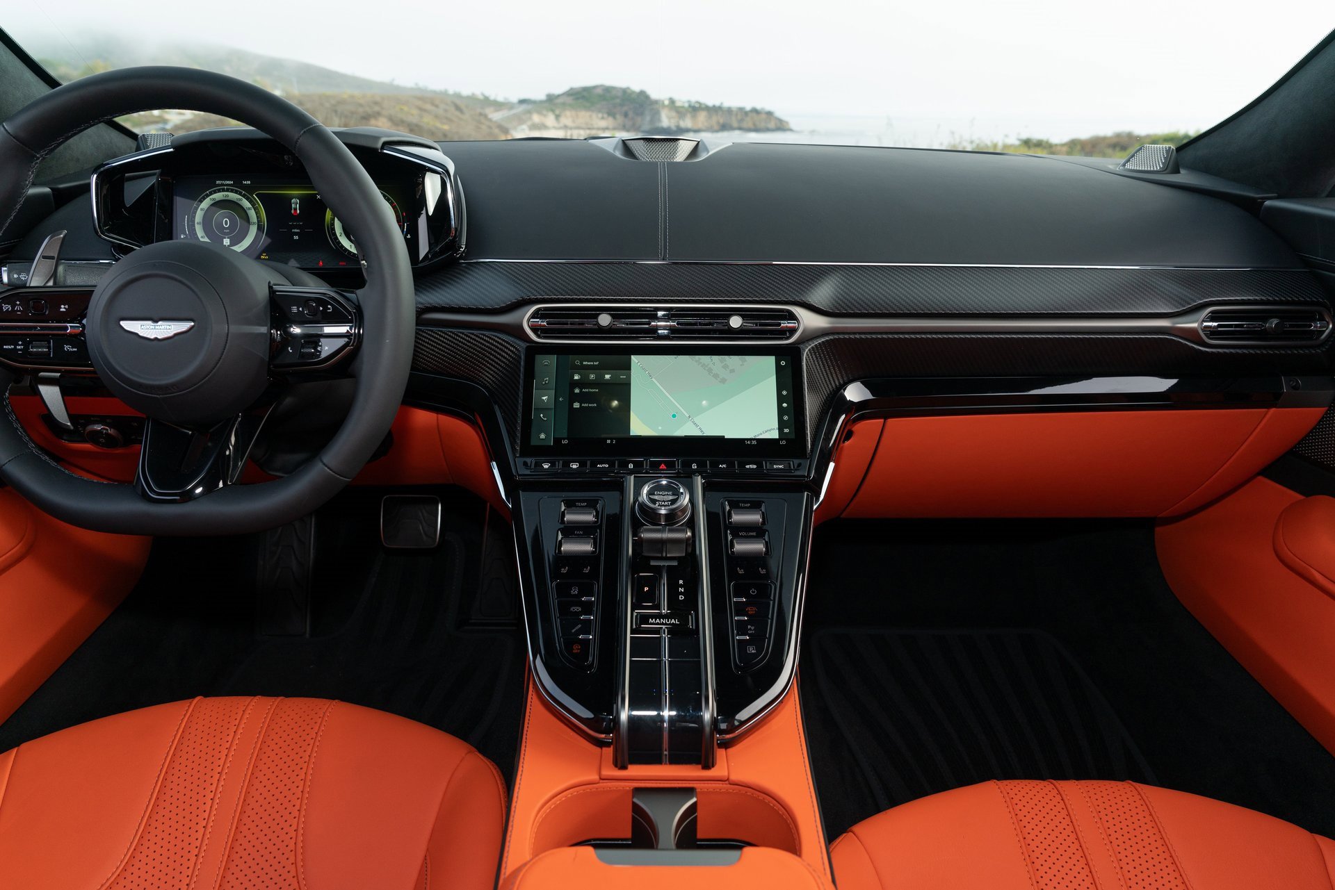 Used 2025 Aston Martin V8 Vantage Coupe image 19