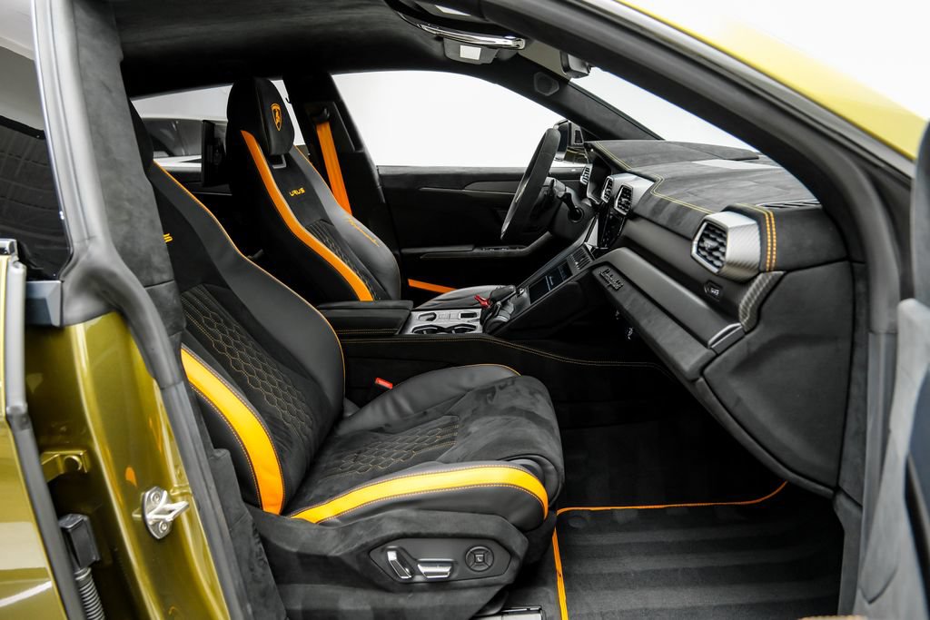Used 2023 Lamborghini Urus Performante AWD/4WD image 41