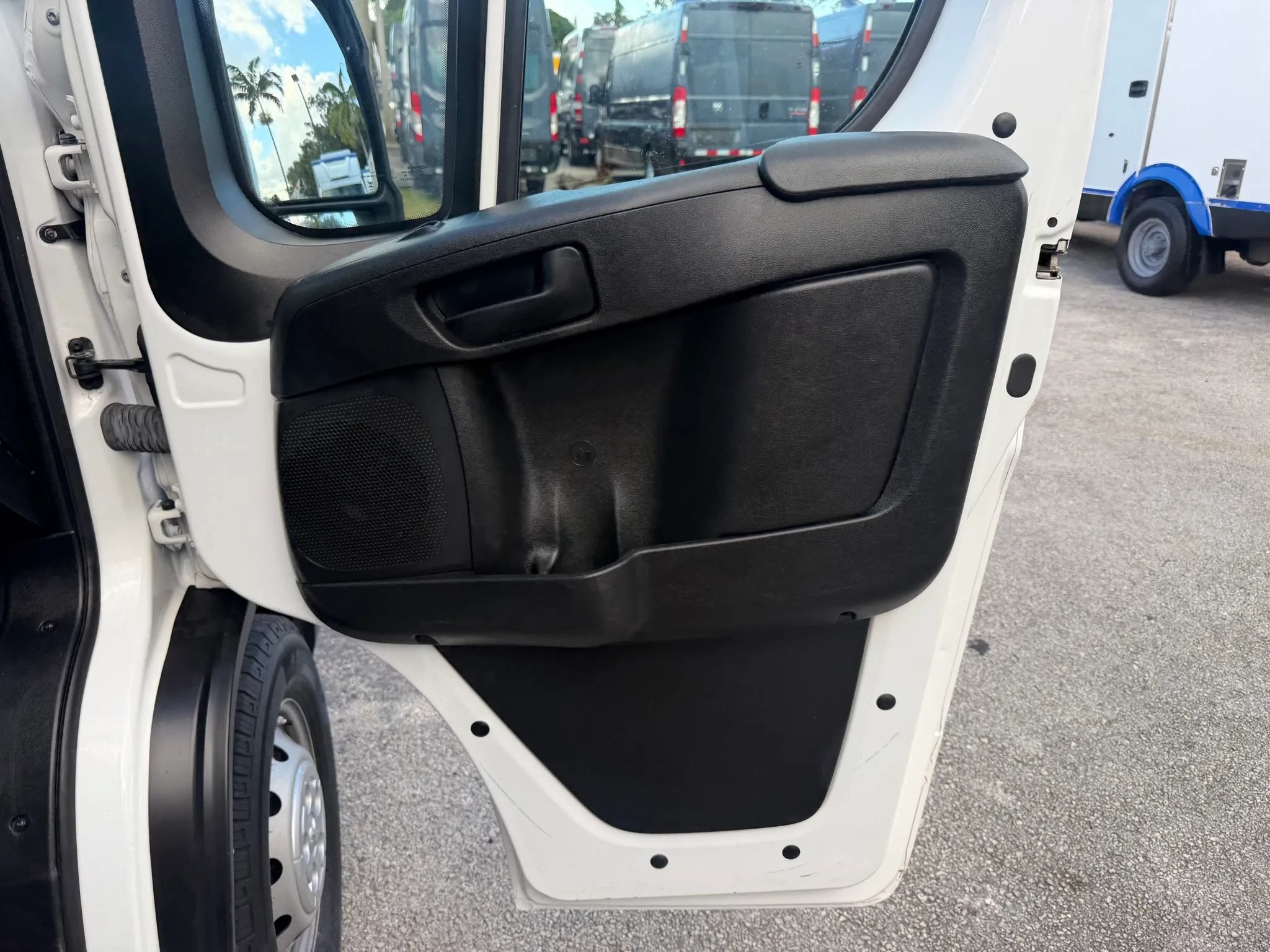 Used 2023 RAM ProMaster 2500 w/ Interior LED Lighting Group FWD image 16