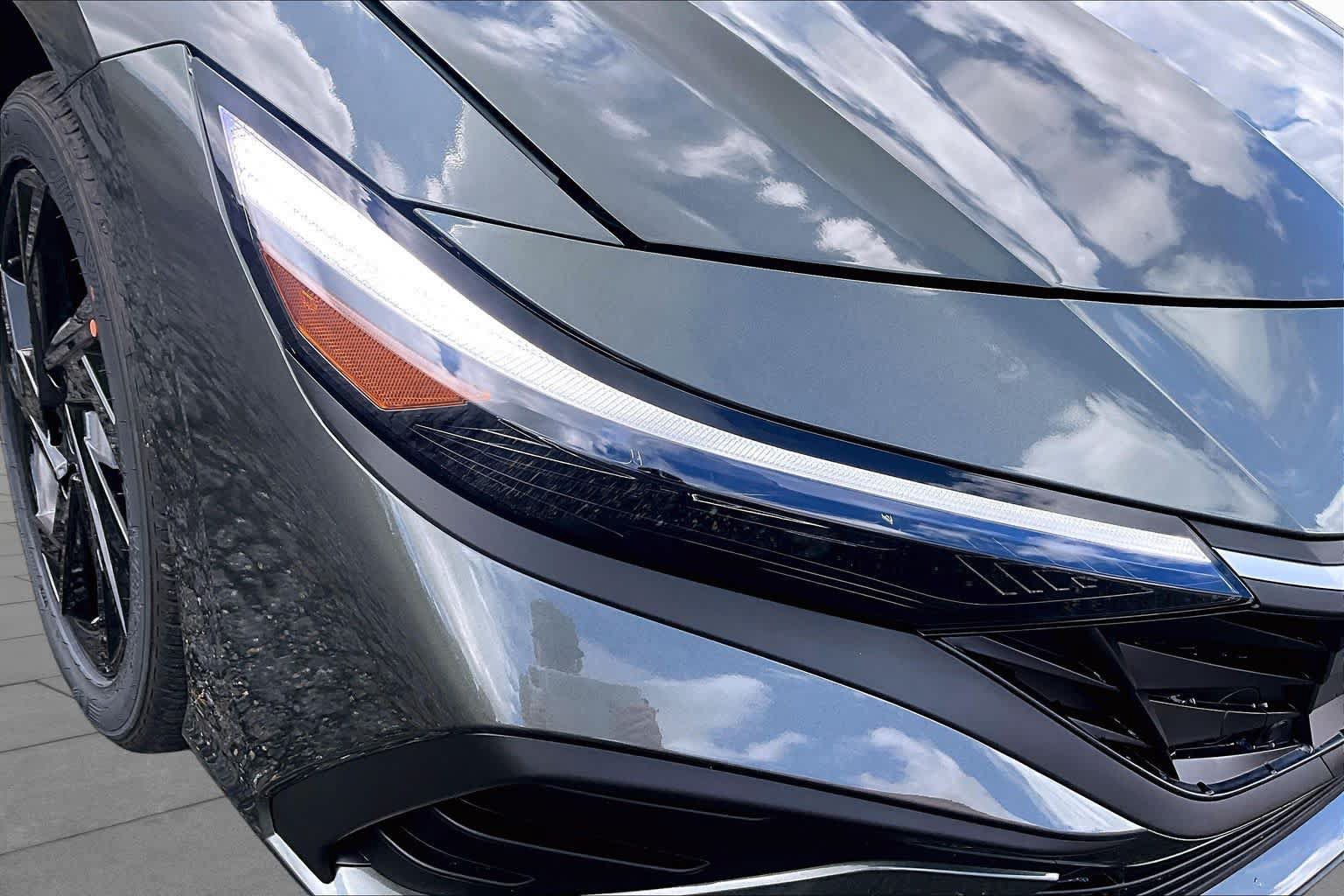 New 2026 Hyundai Elantra SEL Sport FWD image 18