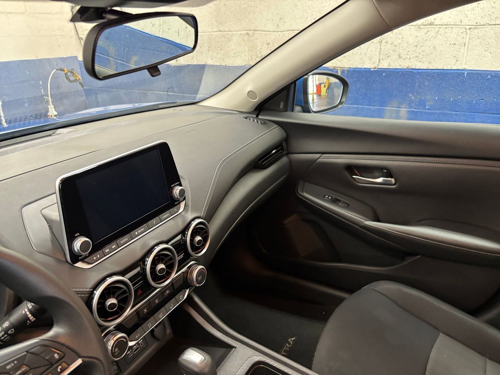Used 2024 Nissan Sentra SV FWD image 30