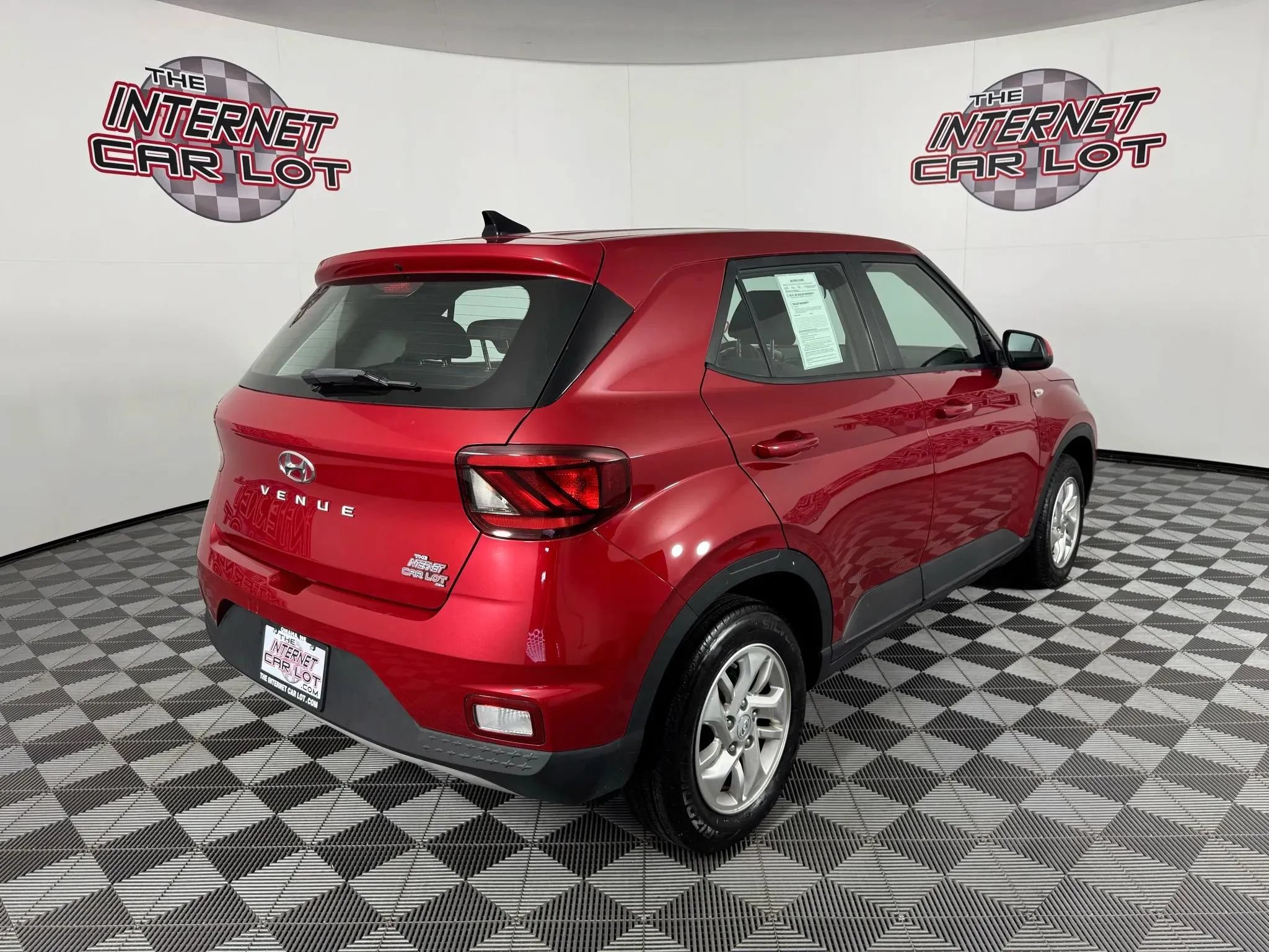 Used 2022 Hyundai Venue SE w/ Cargo Package FWD image 13