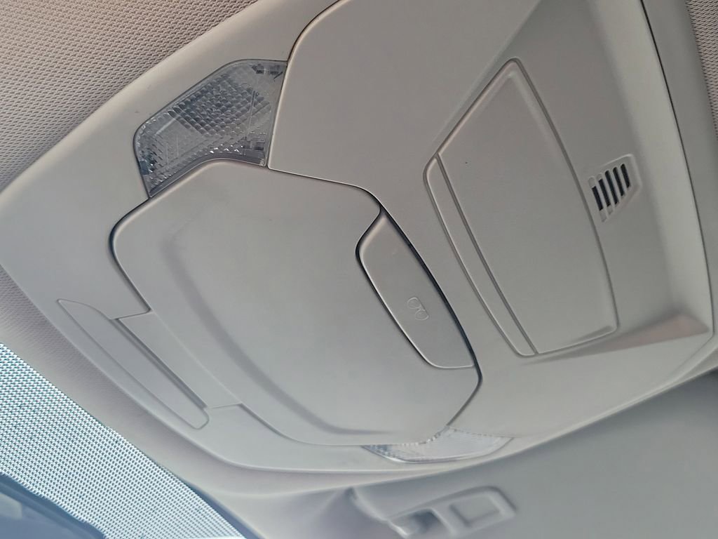 Used 2017 Ford Escape SE w/ Equipment Group 201A image 22