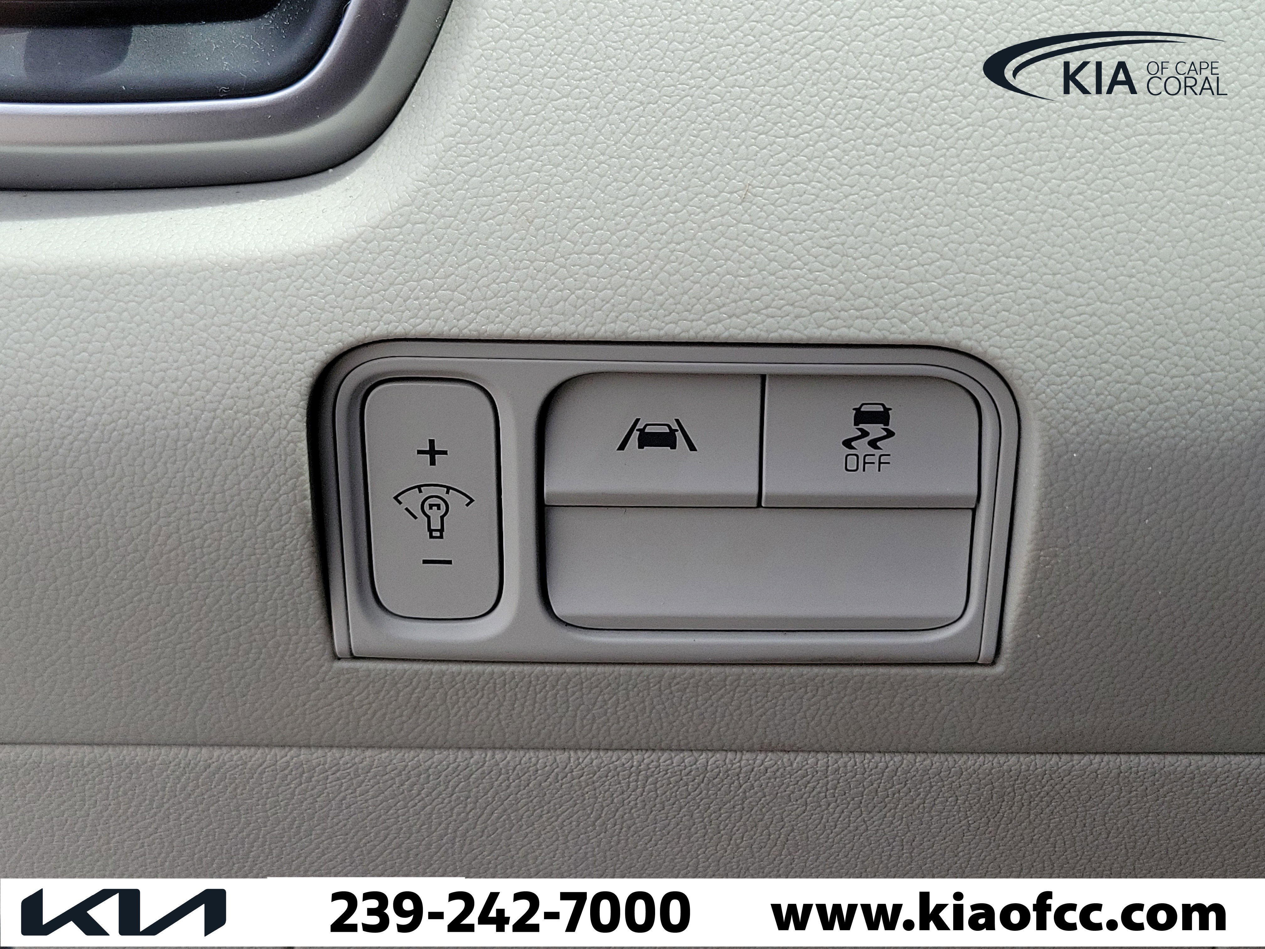 Used 2022 Kia Sorento S FWD image 19