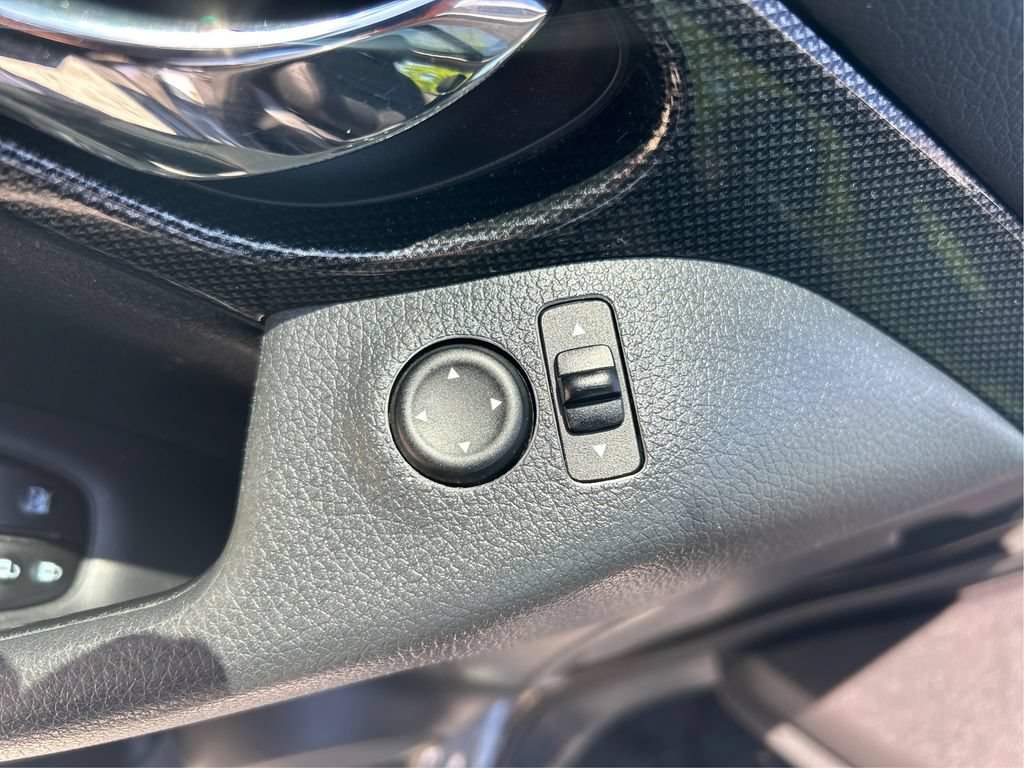 Used 2016 Nissan Rogue SL w/ SL Premium Package FWD image 54