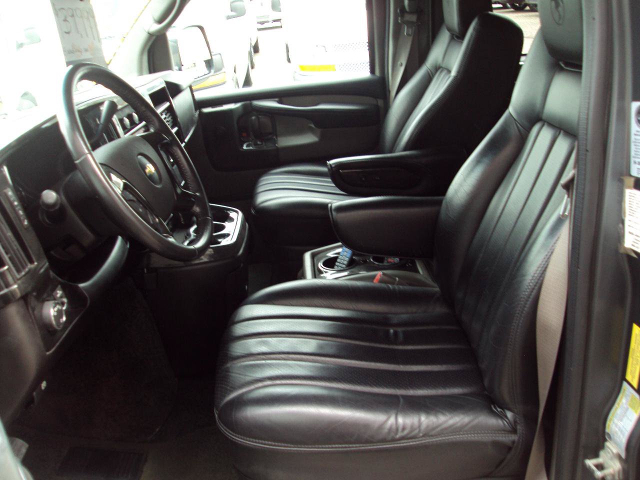 Used 2014 Chevrolet Express 1500 AWD image 28
