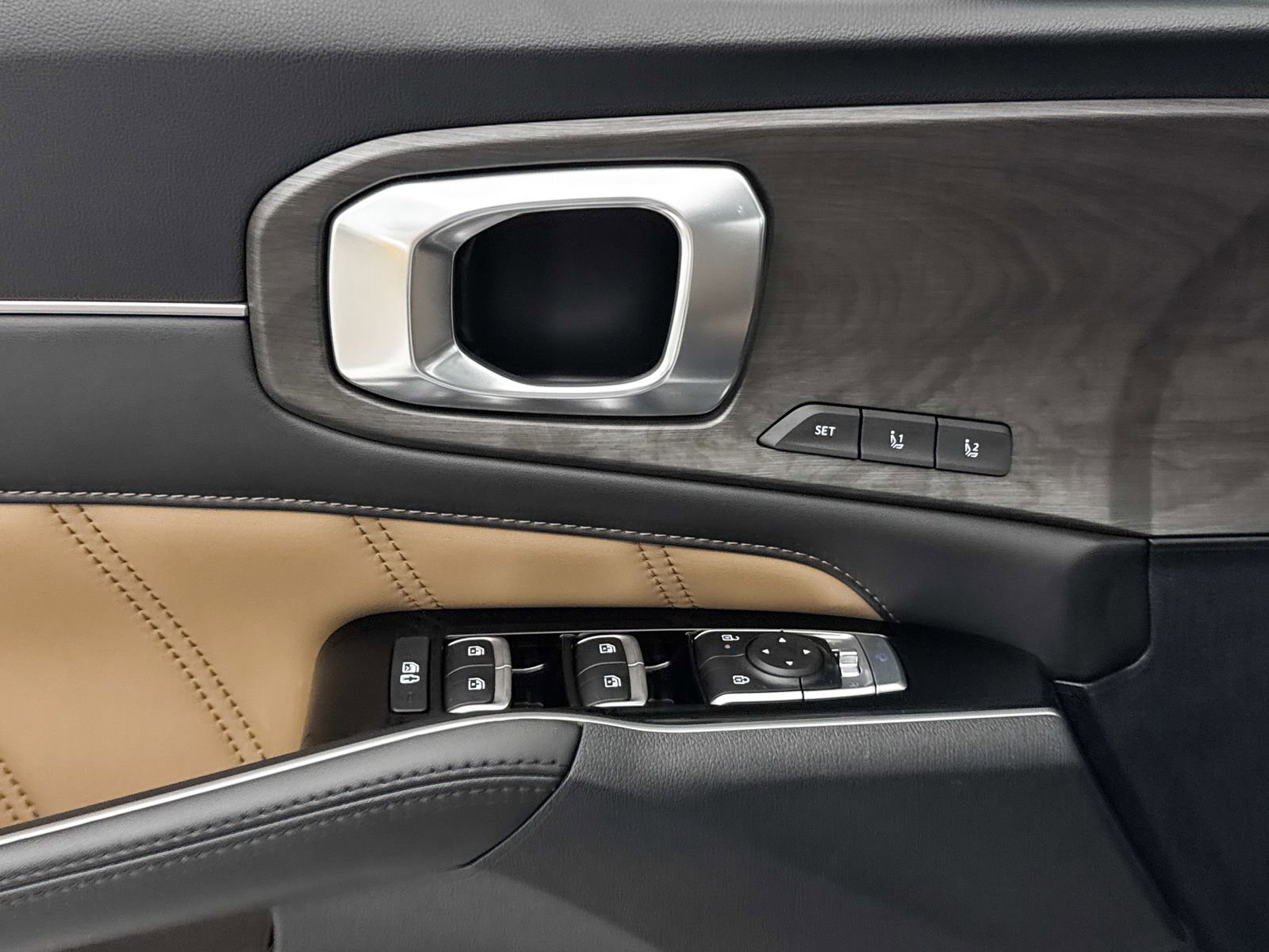 Certified 2024 Kia Sorento SX Prestige w/ Olive Brown Leather Package AWD/4WD image 34