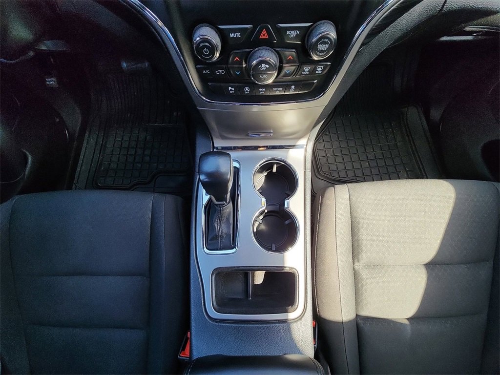 Used 2020 Jeep Grand Cherokee Laredo image 11