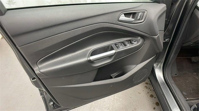 Used 2016 Ford Escape SE w/ Equipment Group 201A image 8