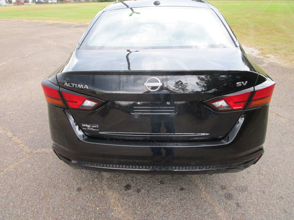 Used 2024 Nissan Altima 2.5 SV image 8