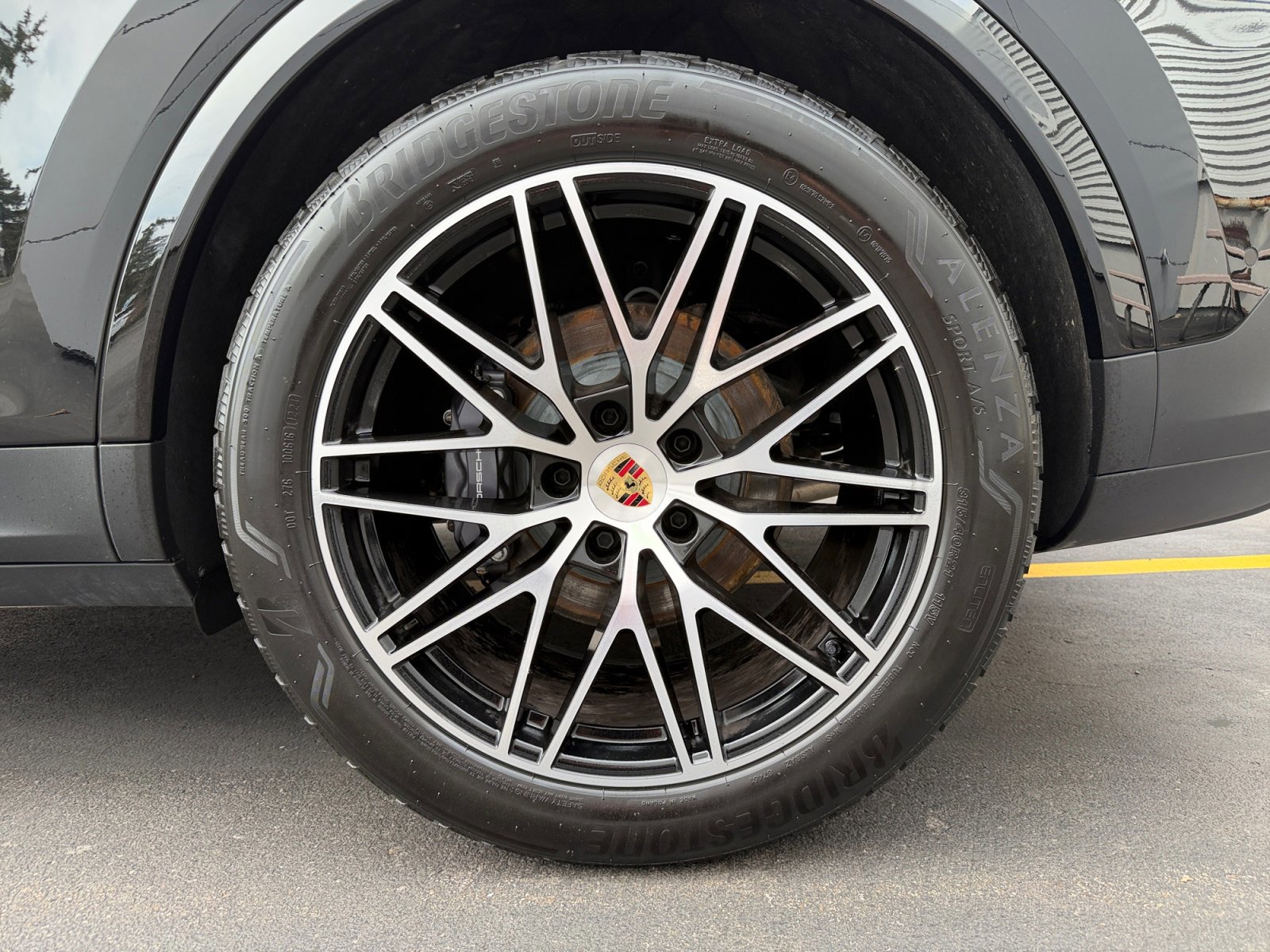 Used 2024 Porsche Cayenne Coupe image 10