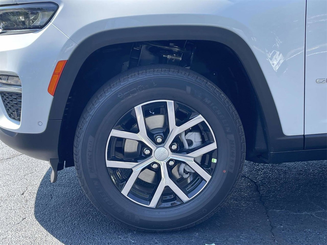 New 2025 Jeep Grand Cherokee Limited w/ Luxury Tech Group II image 40