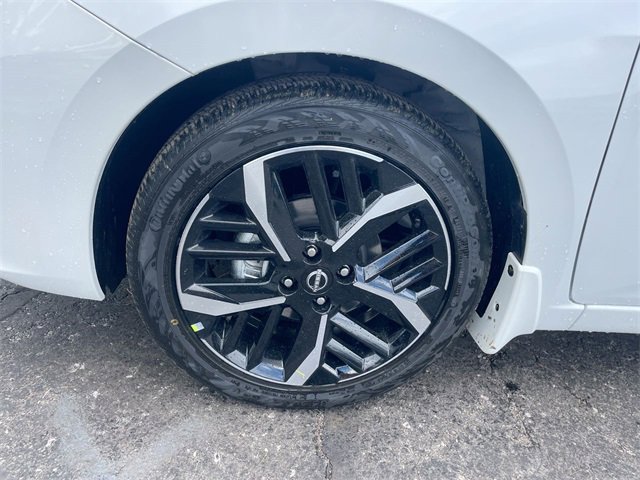 New 2025 Nissan Versa SR image 17