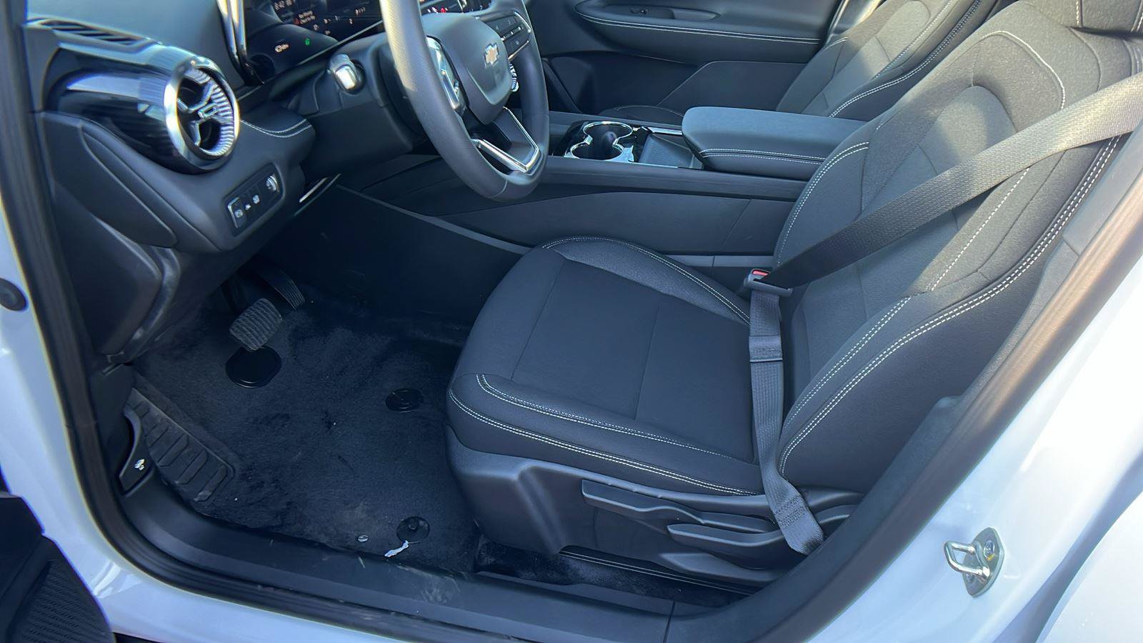 New 2026 Chevrolet Blazer EV LT AWD/4WD image 13