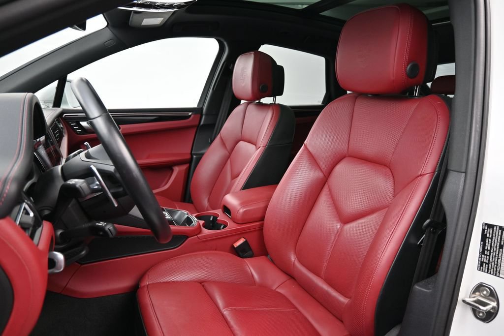 Certified 2024 Porsche Macan S AWD/4WD image 5