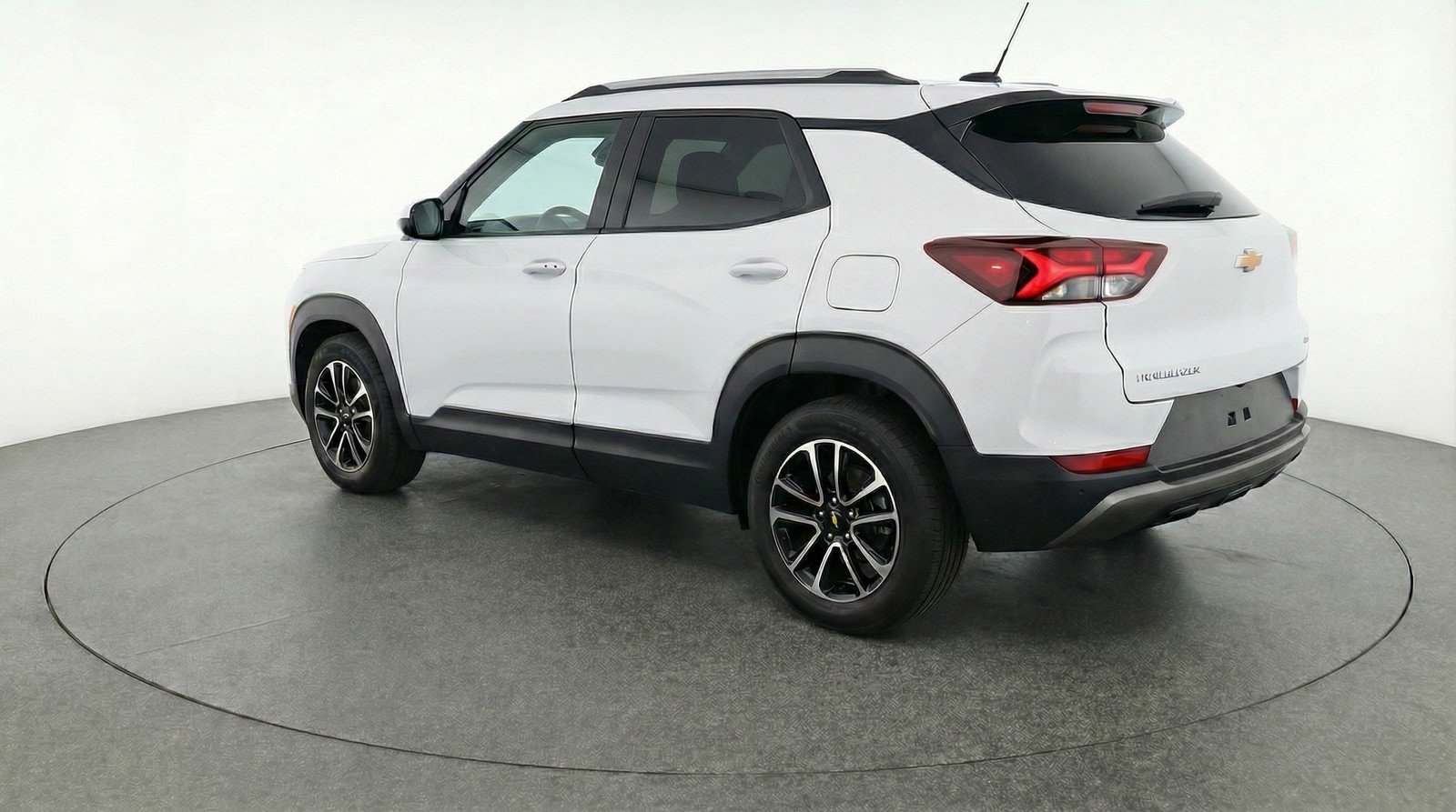 Used 2025 Chevrolet TrailBlazer LT image 6