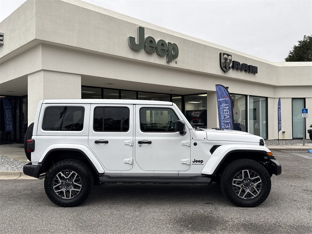 Certified 2025 Jeep Wrangler Sahara w/ Safety Group image 4