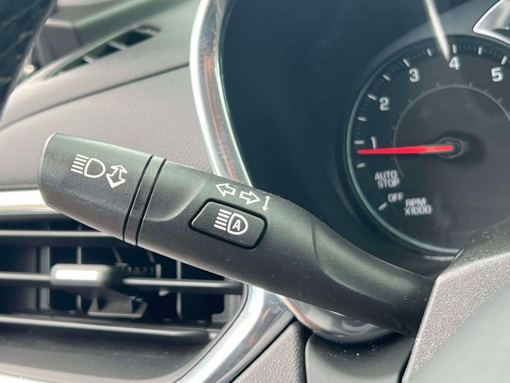 Used 2023 Chevrolet Equinox LT FWD image 23