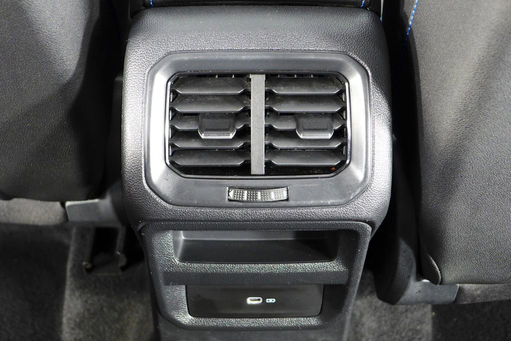 Used 2024 Volkswagen Taos SE image 24